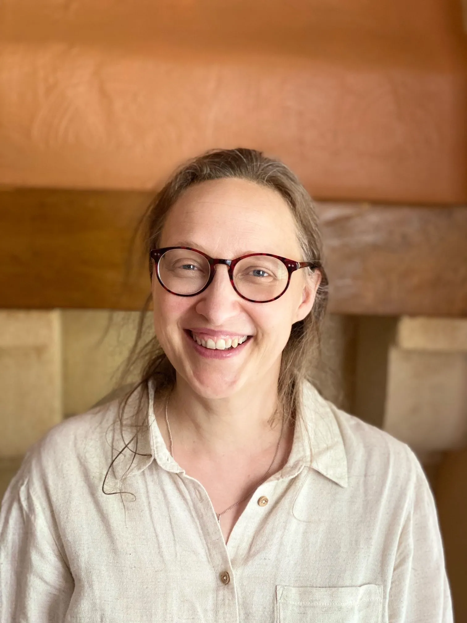 Isabelle animant un atelier de couture